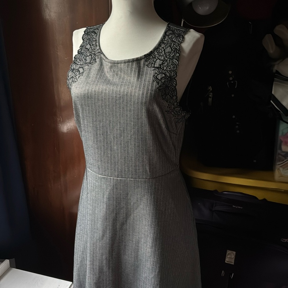 NWOT Banana republic black and white herringbone sleeveless A- line midi dress